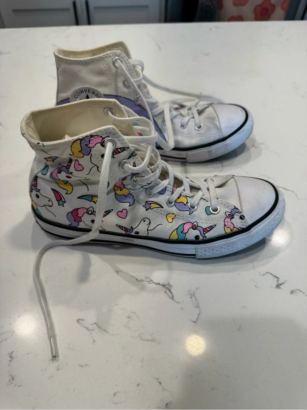 Converse Chuck Taylor All Star high-top big kids' sneakers unicorn rainbow sz 4
